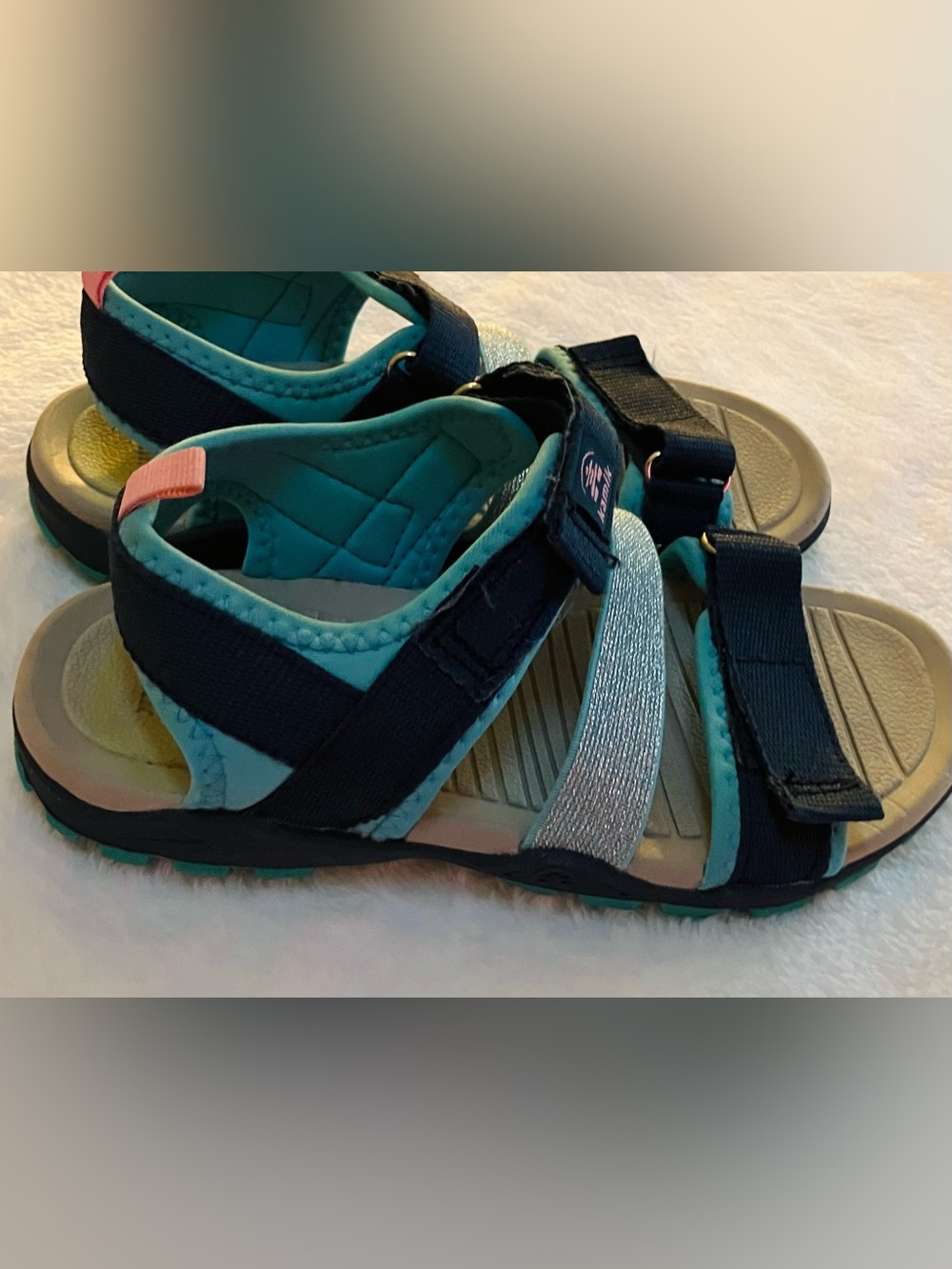 Girls kamik size 1. Like new, blue, silver, and pink.